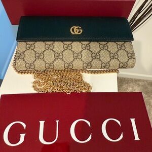 Gucci GG MARMONT BI-COLOR CHAIN WALLET SOLD